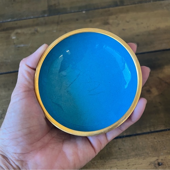 Rare Vintage Chinese Cloisonné Stash Trinket Box – Blue & Green Floral – 4” x 2” - Picture 10 of 13